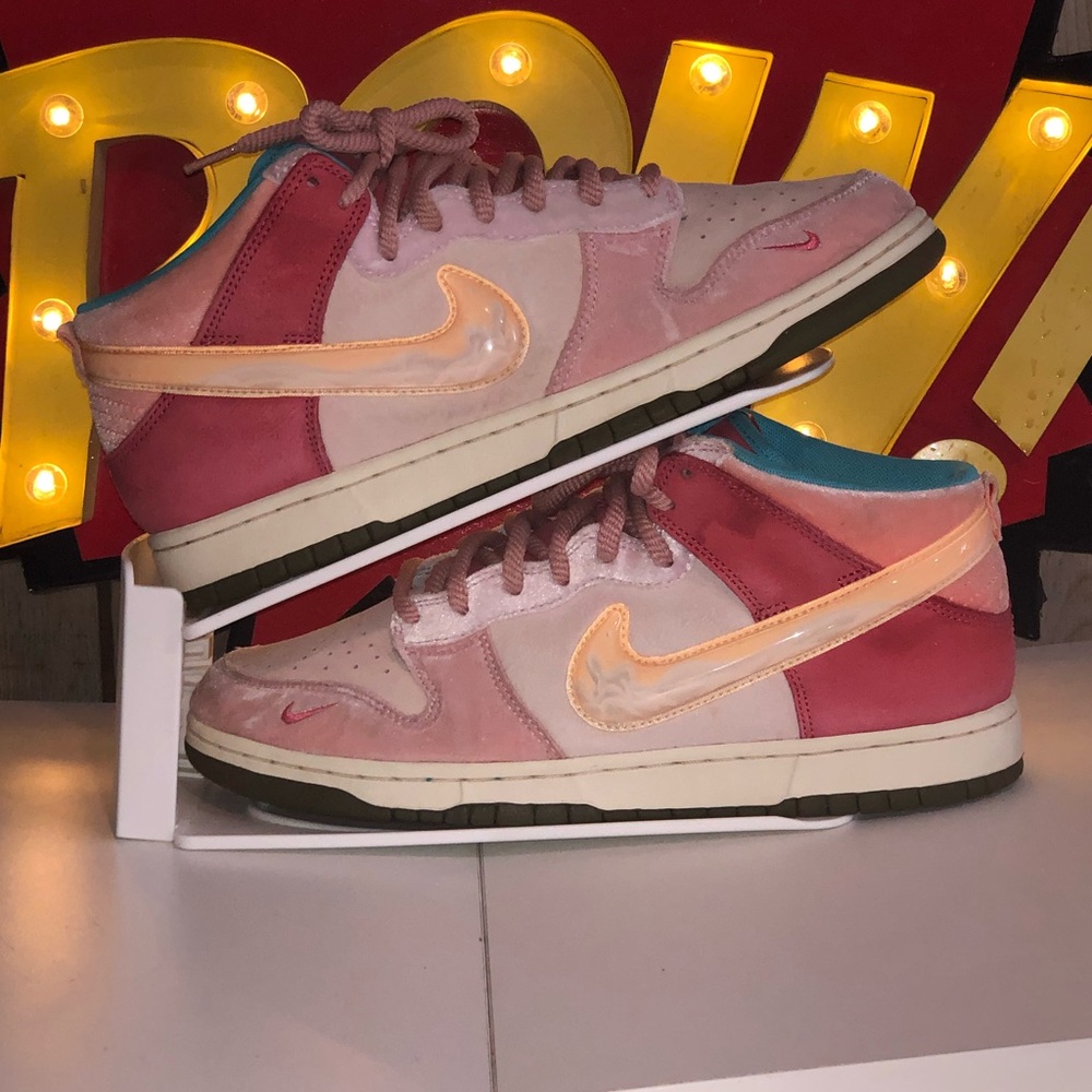 Nike Dunk Mid Social Status Free Lunch Strawberry Milk Men’s Sz 10; Used No Box